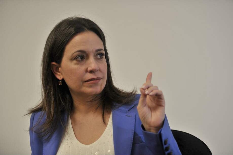 María Corina Machado, diputada de oposición venezolana, está en Colombia para aclarar por qué Henrique Capriles le conviene a la paz colombiana. / Luis Ángel