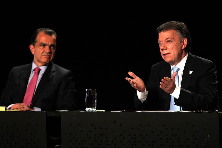 Juan Manuel Santos y Óscar Iván Zuluaga durante uno de los debates presidenciales de las elecciones de 2014. EFE/Mauricio Dueñas Castañeda.