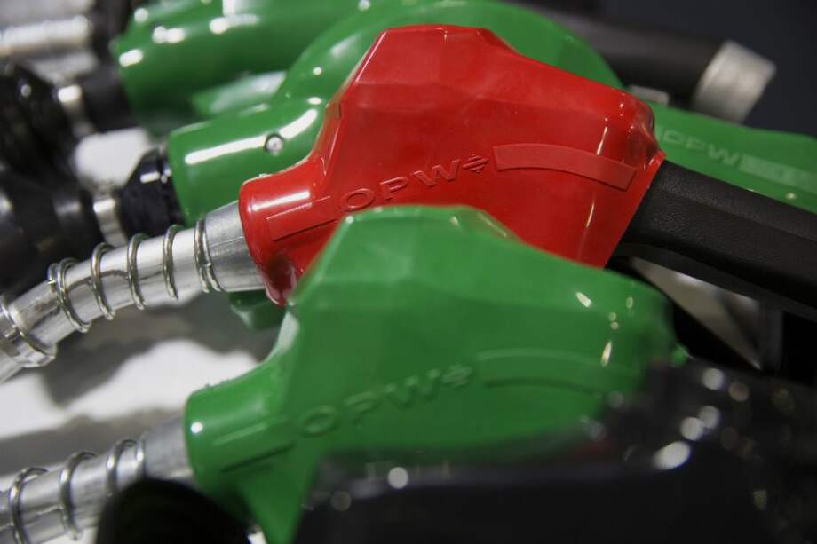 Ecuador se ha visto golpeado por la caída de los precios del petróleo y las devaluaciones de las monedas de sus vecinos. / Bloomberg News