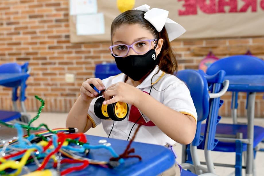 Día de la mujer: con robótica y apps se reduce la brecha de género en la educación