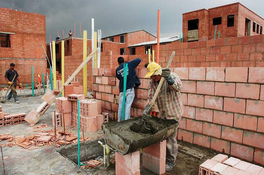 Según el Gobierno construcción e infraestructura son motores de la economía.