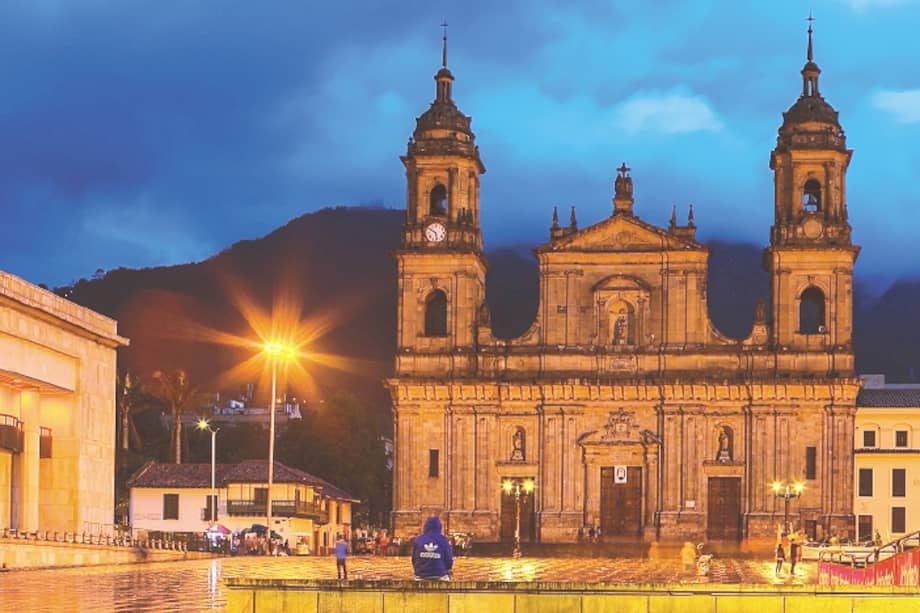 La Parroquia de la Catedral Primada de Bogotá, está ubicada en el Centro Histórico y Político de la ciudad.