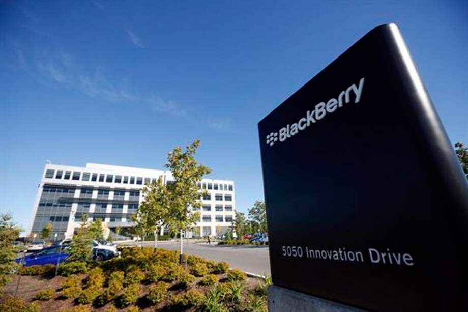 BlackBerry ofrece hasta 550 dólares por reemplazar iPhone por su móvil Passport