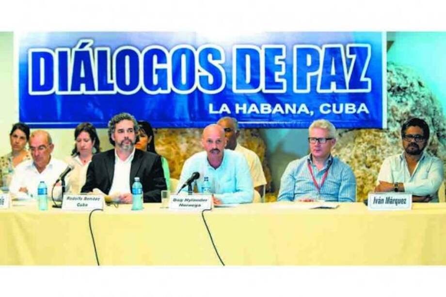 El representante de Noruega, Dag Nylander, anunció en la noche del pasado sábado el acuerdo sobre desaparecidos. / AFP