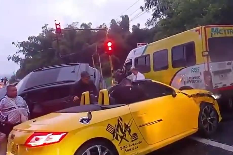El conductor del convertible no permitió que los uniformados le hicieran la prueba de alcoholemia.