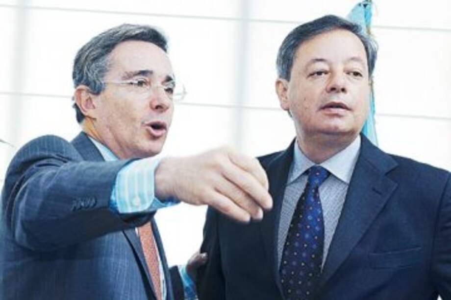 "Si la Drummond ayuda a pagar los abogados, yo acepto": Uribe