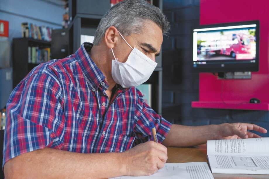 Aprender inglés con Comfama: una oportunidad para conectarse con los propósitos