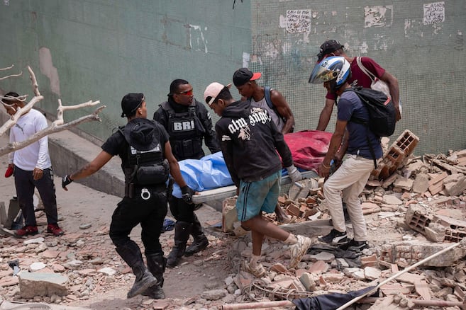 Los problemas de La Guaira, la "puerta a Venezuela" que quedó bloqueada con los terremotos