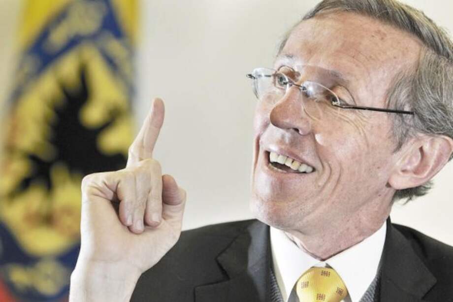 Navarro Wolff desmintió que vaya a ser fórmula de Santos a vicepresidencia