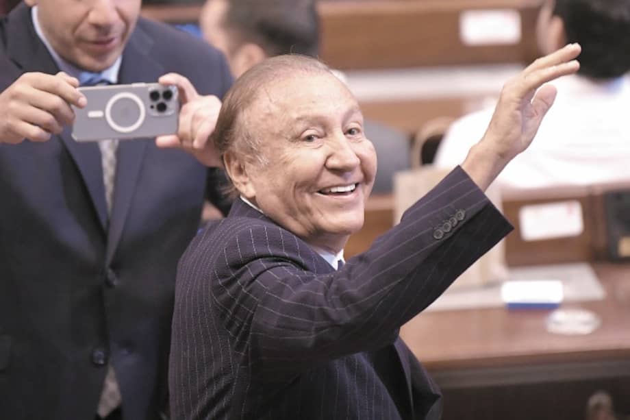 Según su carta de renuncia, Rodolfo Hernández estaría hasta hoy, 25 de octubre en el Senado.