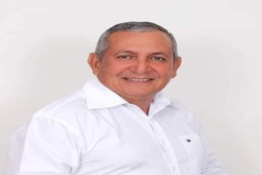 Junto con Hoyos fue capturado Pedro León Moreno, su asesor económico. // Twitter @korralejaco