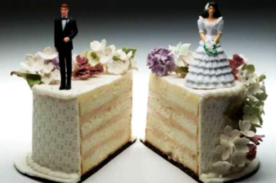 Según Bloomberg, los hombres mayores ven caer su nivel de vida en un 21% después de un divorcio. / Pixabay