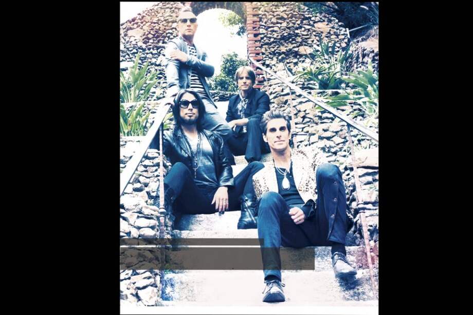 Jane’s Addiction está integrada por el vocalista Perry Farrell, el guitarrista Dave Navarro, el bajista Eric Avery y el baterista Stephen Perkins. / Archivo particular