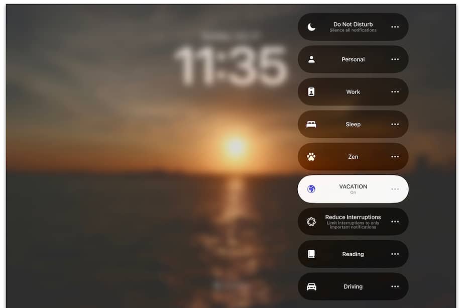 Si no te convence configurar un modo Vacaciones y simplemente quieres menos alertas de aplicaciones, solo tienes que modificar cómo y cuándo recibir las notificaciones.