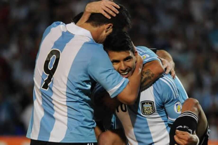 Argentina defiende el liderato ante una selección de Chile en la cuerda floja