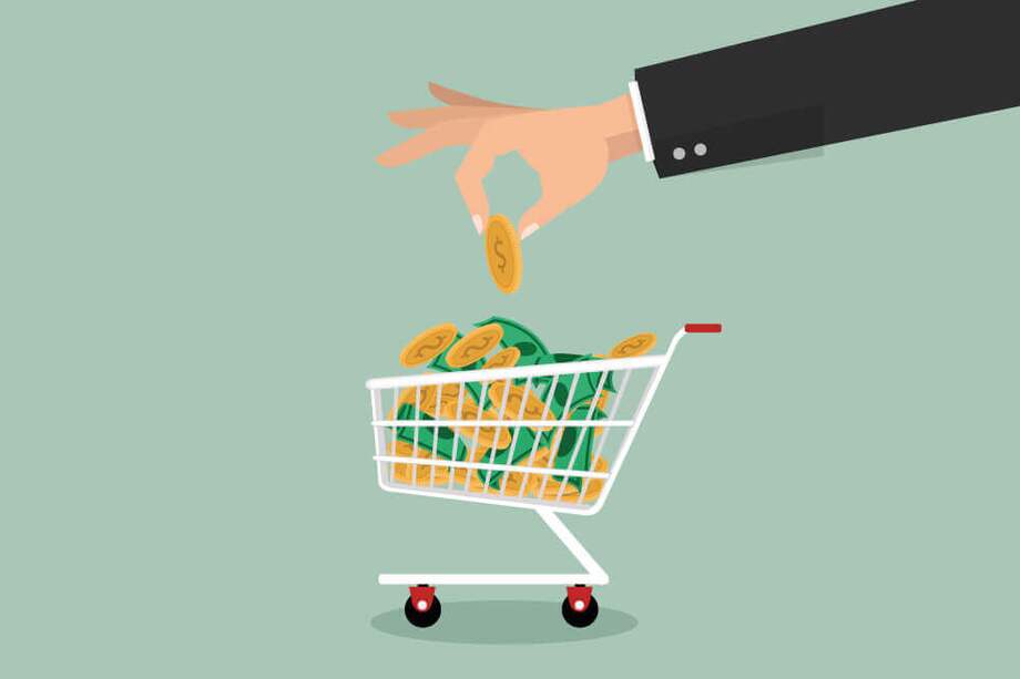 El gobierno estudia alternativas para implementar la devolución del IVA a los más pobres de la población colombiana.