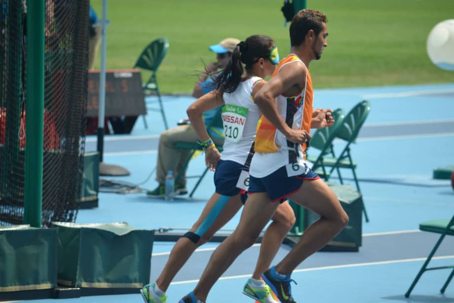 Maritza Arango junto a su guía Jonathan Sánchez. / Comité Paralímpico