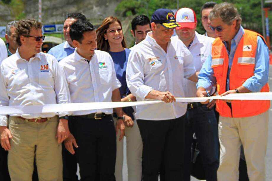 El jueves el vicepresidente Vargas Lleras inuguró el tramo Cáqueza -Chirajara sin la presencia de la gobernadora Marcela Amaya quien se retiró del acto.