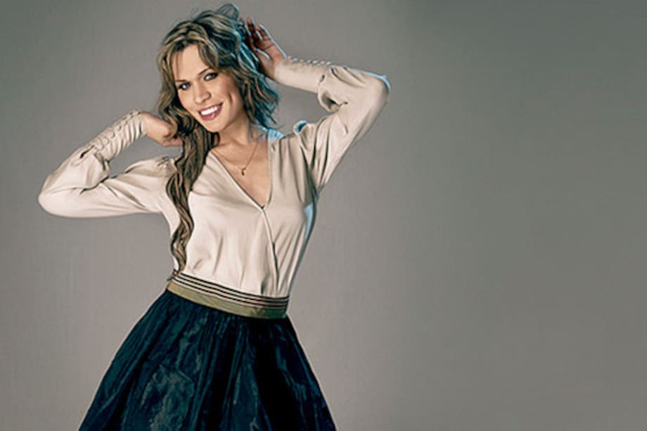 Michel Alexandro Valencia, la primera presentadora transgenerista del país