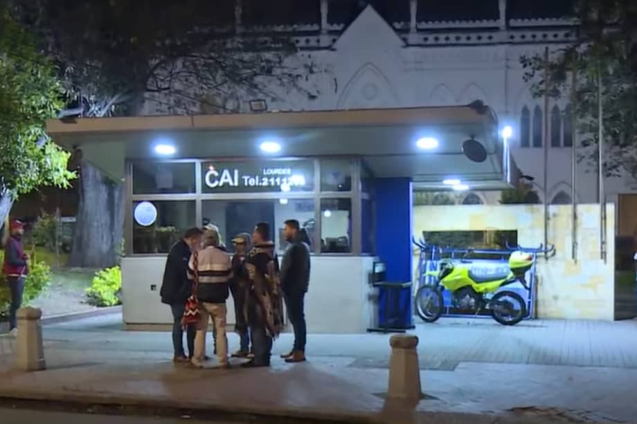 Según los líderes indígenas que viajaron desde sus comunidades en el Tolima, el detenido es responsable de robar cerca de 700 millones de pesos