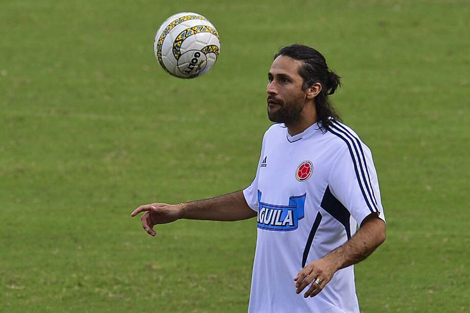 A sus 38 años, Mario Alberto Yepes, ‘ad portas’ del fin de su carrera, cumple su sueño de jugar un Mundial. / AFP