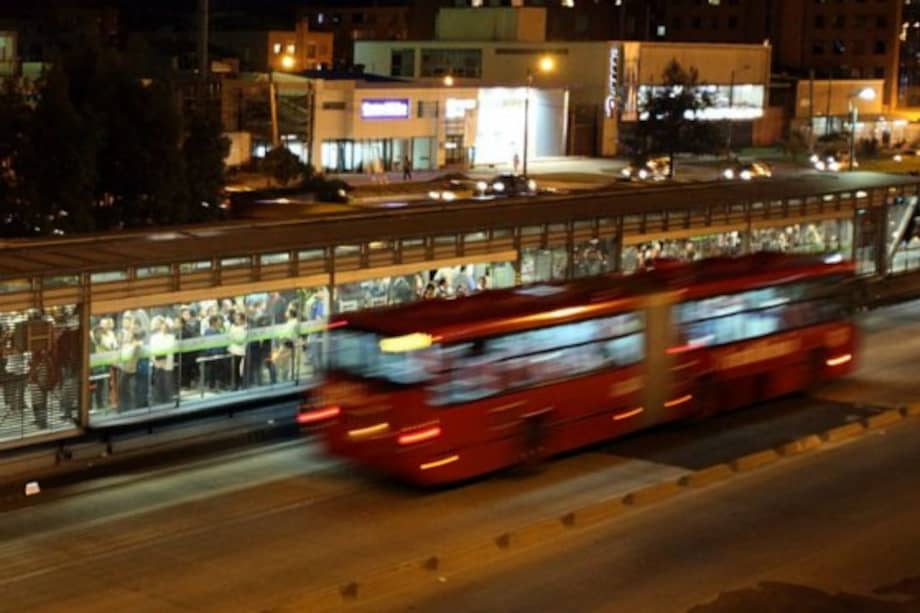 Operadores de TransMilenio promueven proyecto para electrificar el sistema