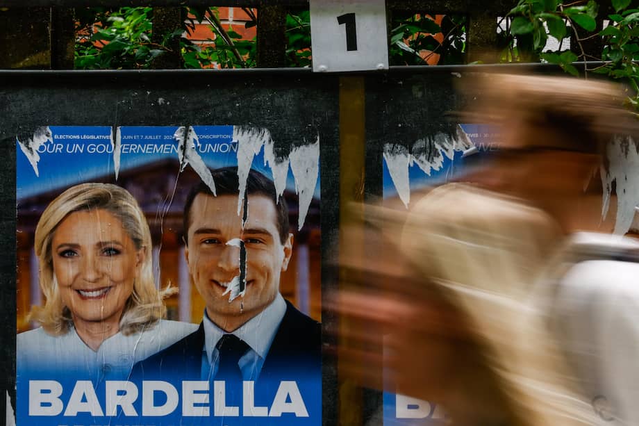 El partido ultraderechista Agrupación Nacional (RN, por sus siglas en francés) encabeza los sondeos para las legislativas del 30 de junio en Francia.