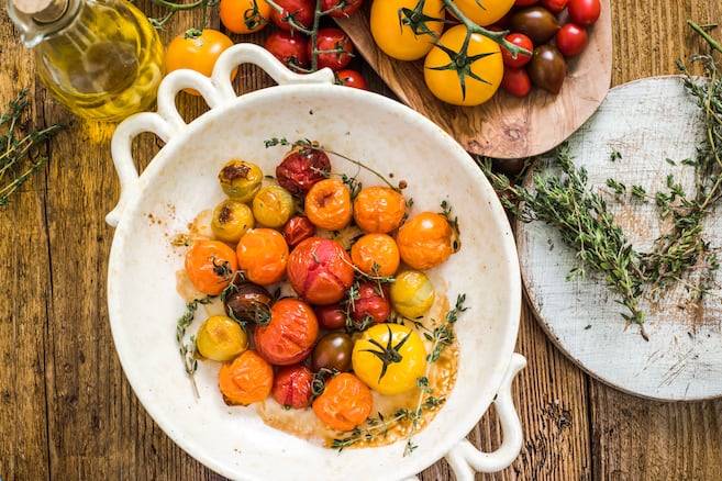 Cómo hacer "dip" de queso feta con tomate cherry: receta rápida