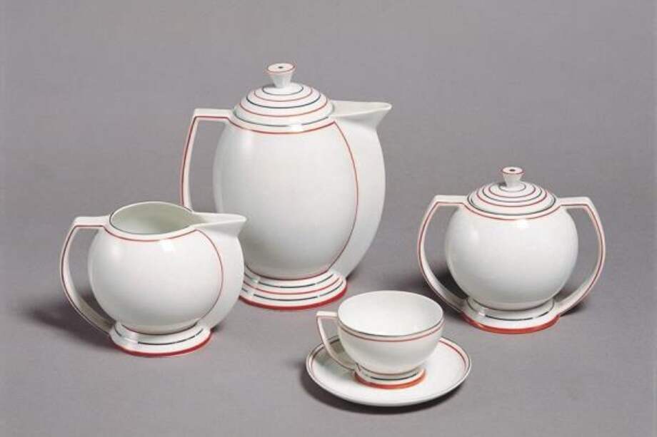 Fotografía cedida por el museo Wolfsonian de la Universidad Internacional de Florida (FIU) donde se muestra la pieza "Servicio de café" (1933) de la casa de diseño Societa Ceramica Italiana que será exhibida en la Semana Art Deco en Miami Beach, Florida (EEUU).