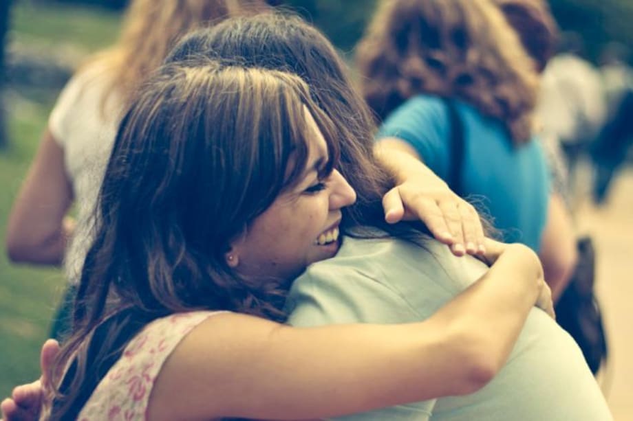 El abrazo, una terapia para el cuerpo y el alma