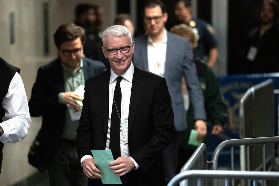 Anderson Cooper, presentador en CBS y CNN.