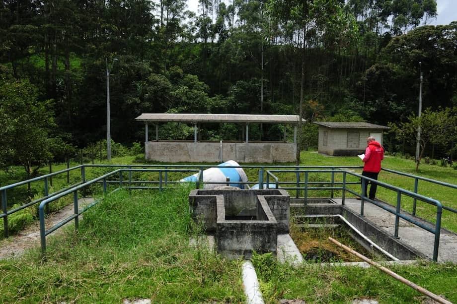 Obras suspendidas en el acueducto de La Salada, parte baja del municipio de Caldas, Antioquia. / Nelson Sierra - El Espectador