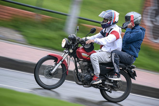 Estos son los accesorios y modificaciones para motos que están prohibidos en Colombia