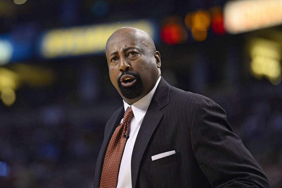 Los Knicks despiden a su entrenador tras quedar eliminados en la NBA