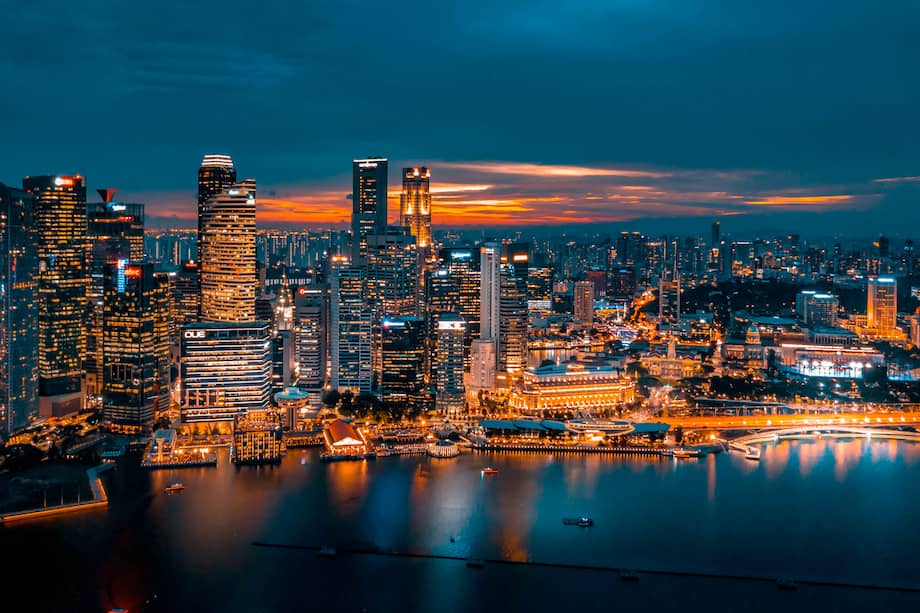 Las becas son para hacer cursos cortos en Singapur.