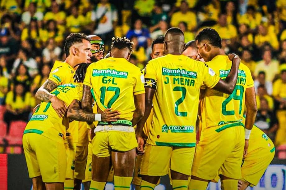 Jugadores de Atlético Bucaramanga durante la fase regular de la Liga BetPlay.