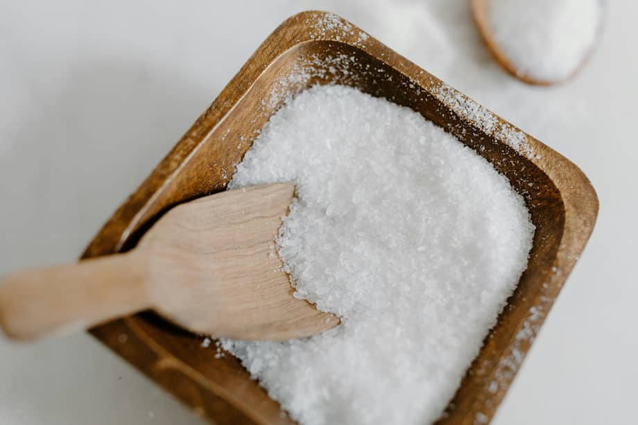La sal equilibra los platos, ayuda a conservar alimentos y permite que los músculos funcionen bien.