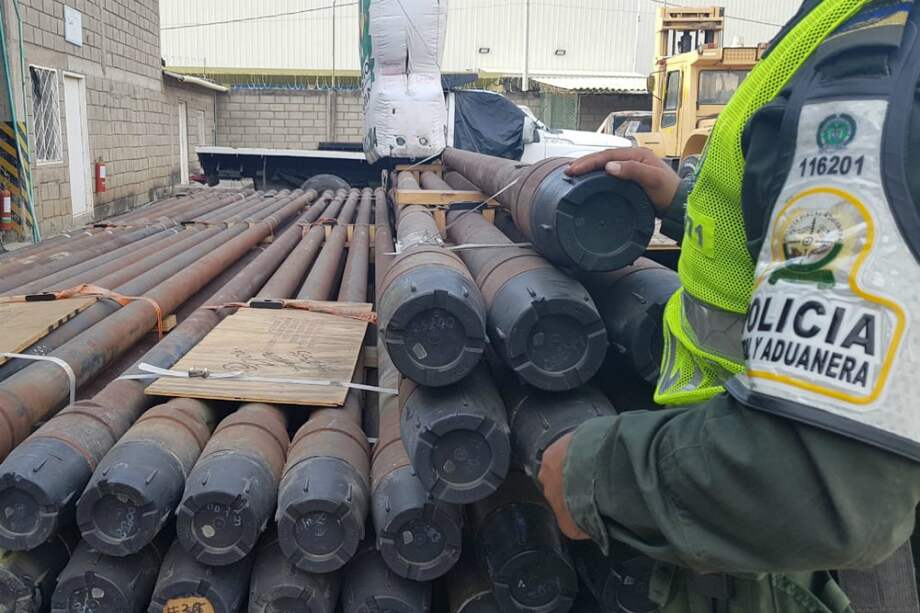 Tubos de acero ingresados de contrabando aprehendidos por la DIAN y la Policía Fiscal. / DIAN
