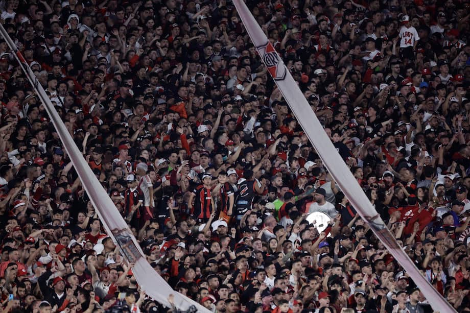 Aficionados de River Plate en el Monumental.