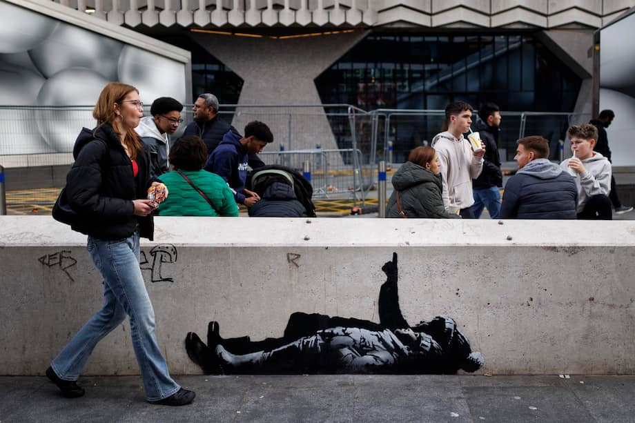 Antes de esta esta escultura, en diciembre de 2025, también había aparecido en Londres este mural.