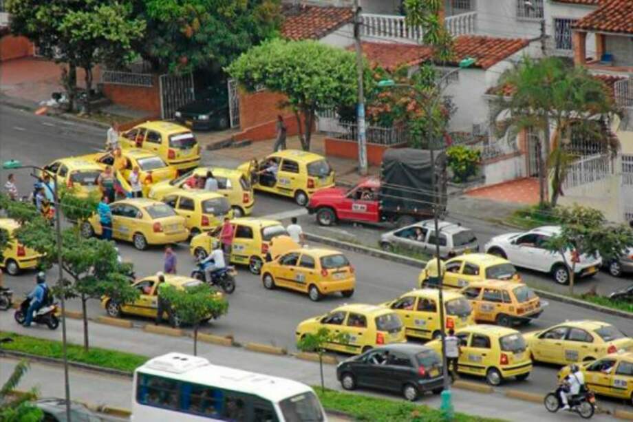 Mintransporte se ofrece como garante para evitar paro de algunos taxistas