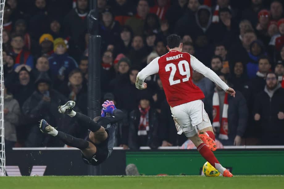 Kai Havertz anota el 1-0 durante la primera semifinal de la Copa de la Liga en Inglaterra entre Arsenal y Chelsea este 3 de febrero de 2026 en Londres, Reino Unido.