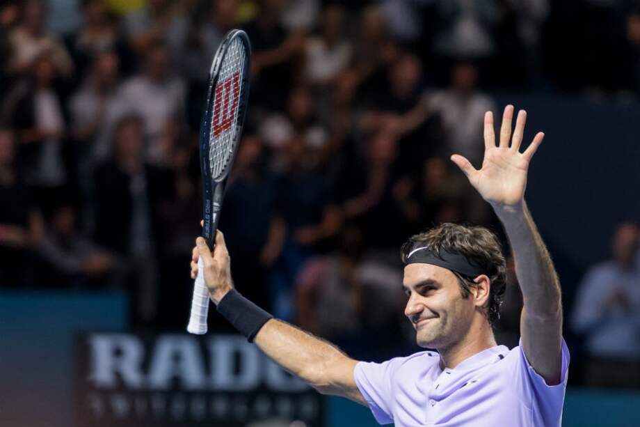 Roger Federer, tenista suizo, celebra su paso a semifinales. / AFP