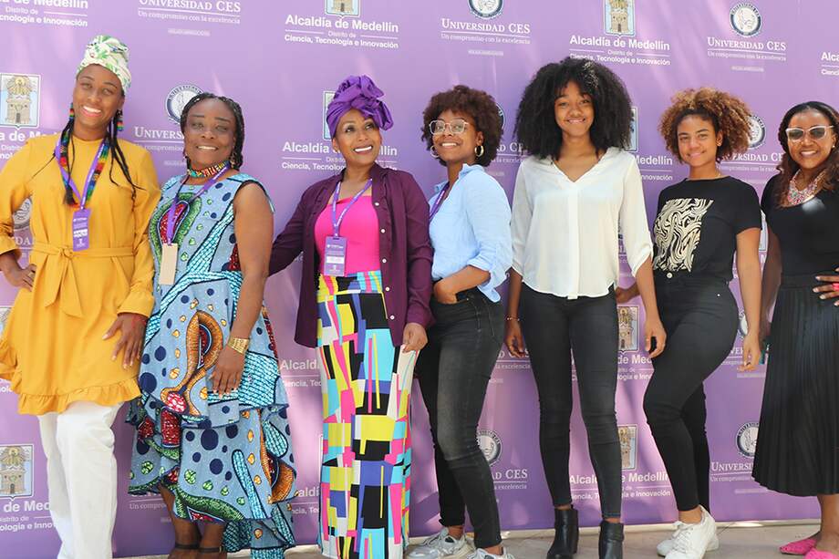 A través de estrategias como Casa a Casa Étnico, la Móvil Indígena y convocatorias de estímulos, la gerencia ha logrado beneficiar a más de 18,000 personas, mejorando su bienestar y contribuyendo a la construcción de una Medellín más diversa y plural.