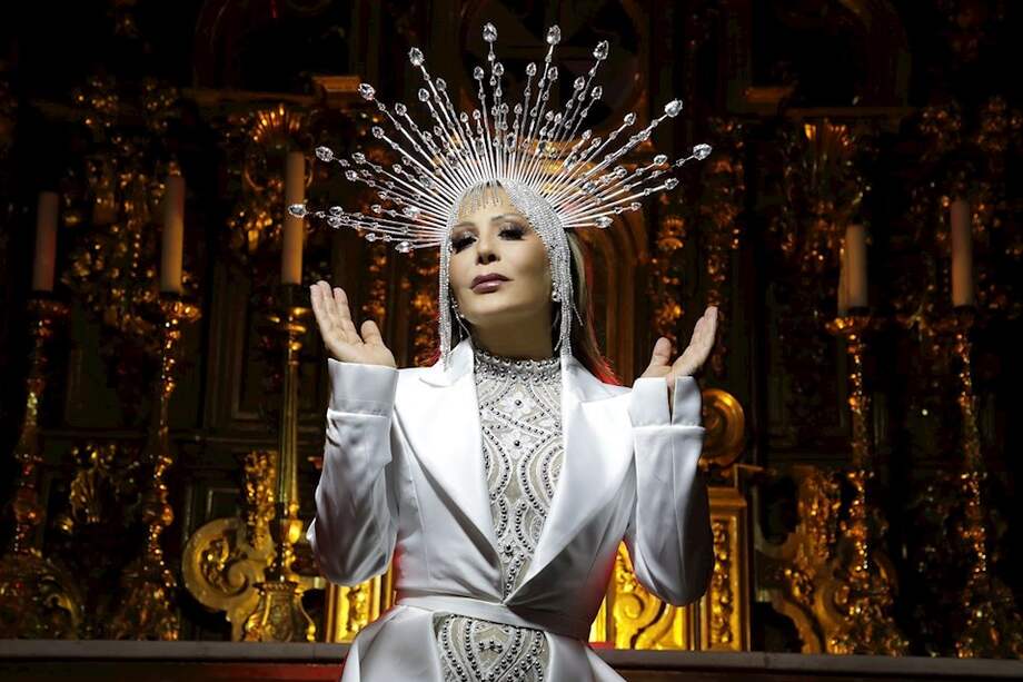 Alejandra Guzmán manifestó durante el lanzamiento del sencillo "Lado Oscuro": "Al estar sola conmigo misma me dije que tenía que regresar a lo mío".