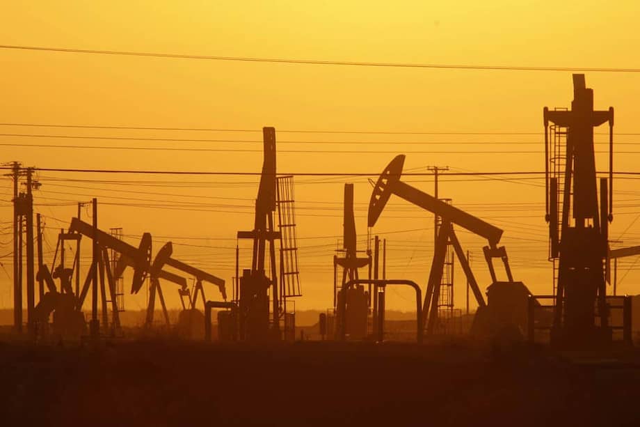 La fracturación hidráulica -o fracking- es una técnica para aumentar la extracción de gas y petróleo que consiste en inyectar fluidos a presión en los suelos / AFP
