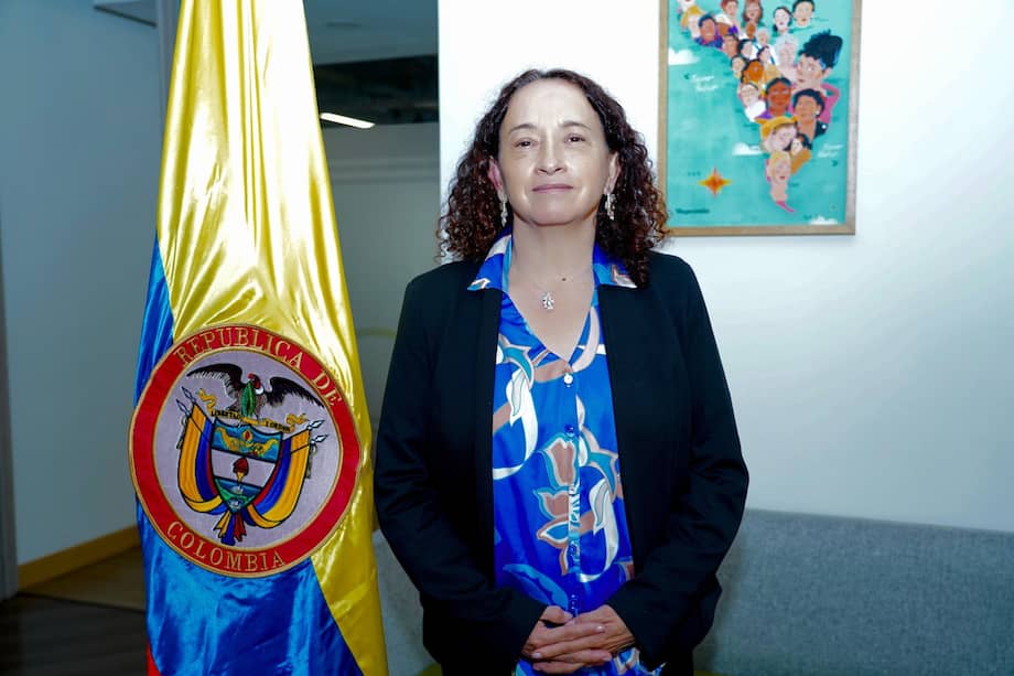Luz Dary Carmona se posesiona como viceministra de Ordenamiento Ambiental del Territorio.