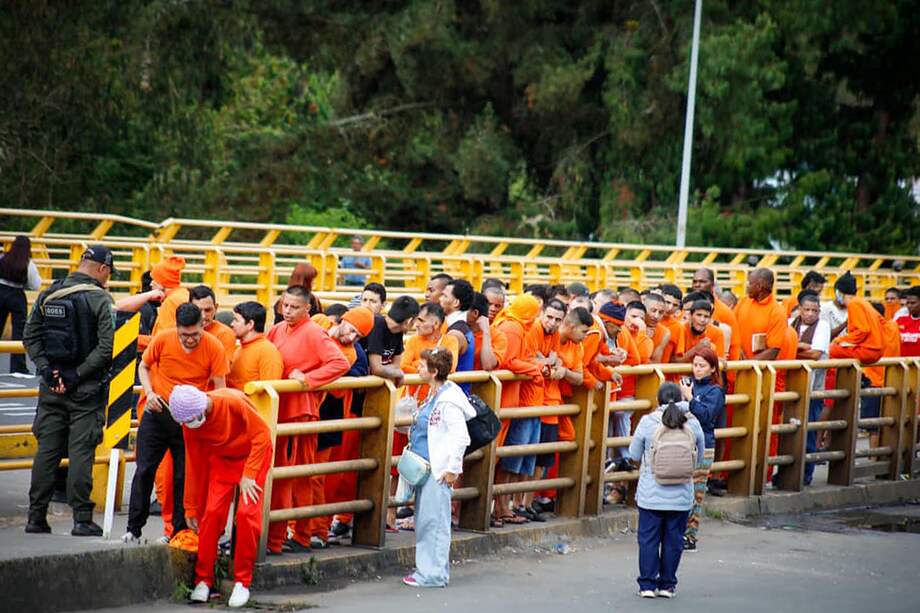 603 prisioneros colombianos fueron deportados de Ecuador entre el viernes y sábado de la semana pasada.