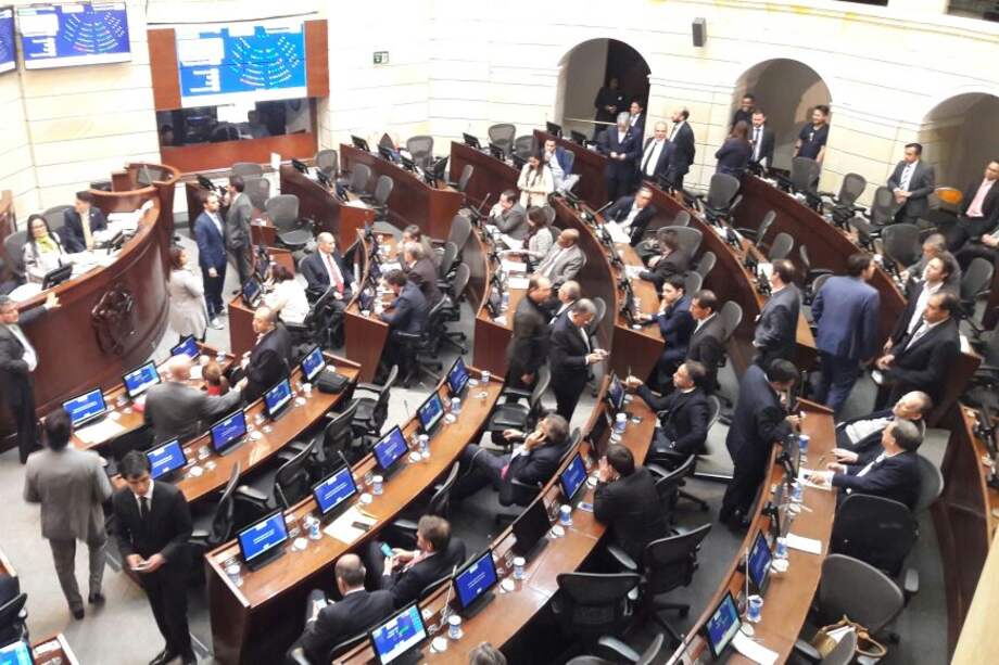 Comisiones primeras aprueban proyecto para hacer públicas declaraciones de renta de servidores públicos