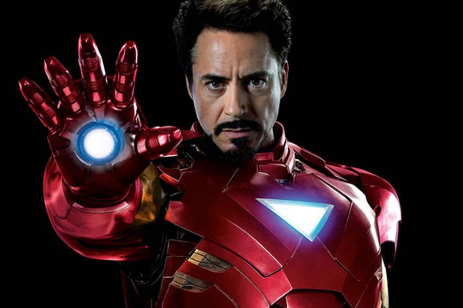 Robert Downey Jr. como Tony Stark / Iron Man.